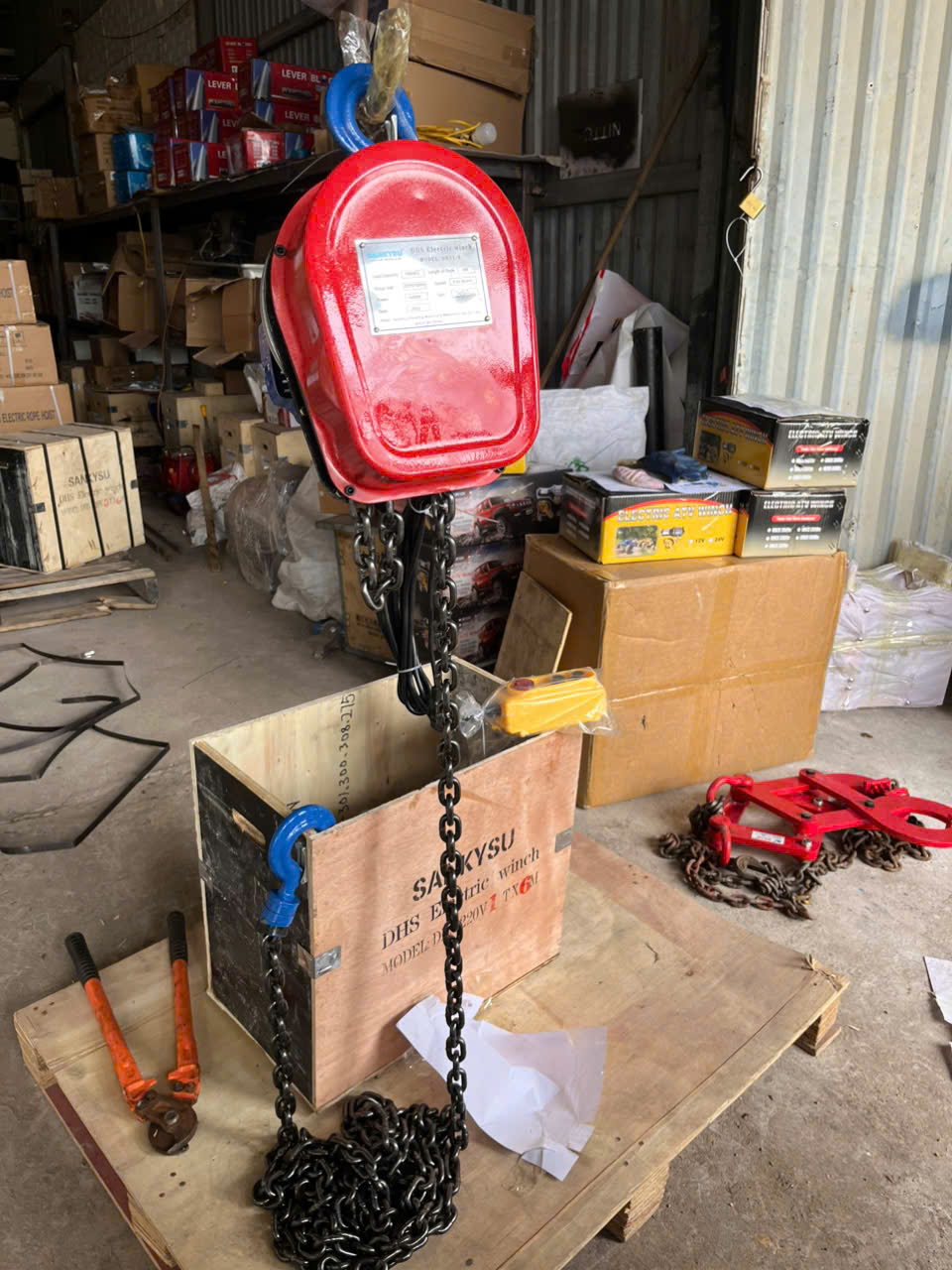 Hình Ảnh Thực Tế Tại Xưởng Của Pa Lăng Xích Điện DHS 2 Tấn SANKYSU