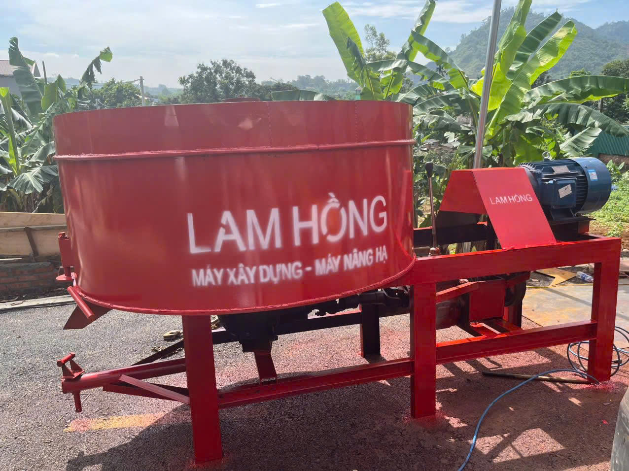 Máy trộn bê tông cưỡng bức 6 bao 1 khối